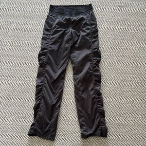 Lululemon Black Athletic Lined Cargo Pants SZ 6